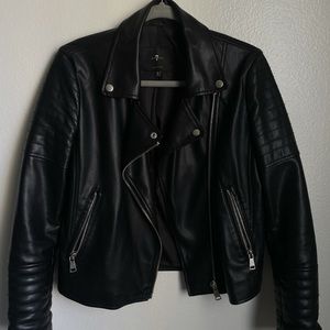 BLACK LEATHER JACKET